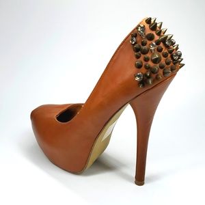 Vintage Wild Pair Carly Tan Spike Studded Platform Stilettos 5 EUC